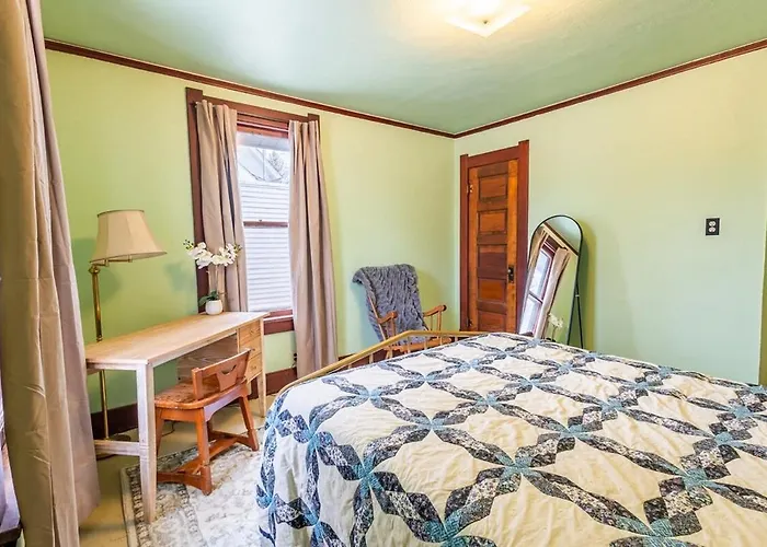 Warm And Welcoming 2 Bedroom 2 Blocks From Uwyo Hébergement de vacances