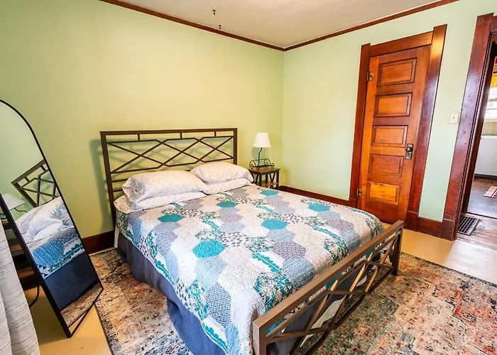 Warm And Welcoming 2 Bedroom 2 Blocks From Uwyo Hébergement de vacances *