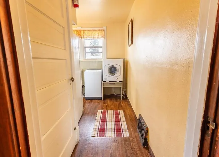 Warm And Welcoming 2 Bedroom 2 Blocks From Uwyo * Laramie