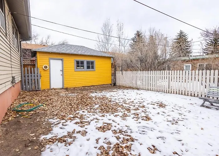 Warm And Welcoming 2 Bedroom 2 Blocks From Uwyo Hébergement de vacances
